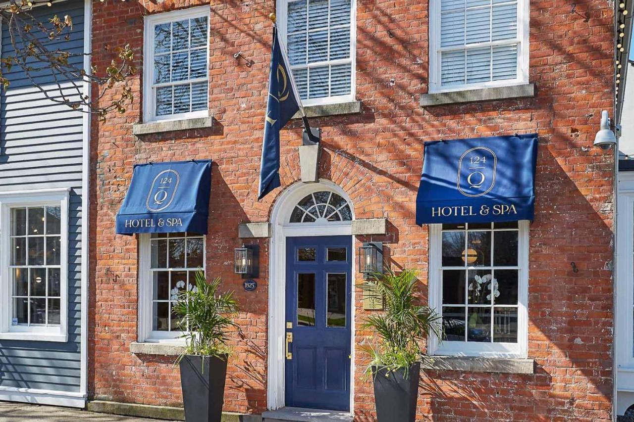124 On Queen Hotel & Spa Niagara-on-the-Lake ภายนอก รูปภาพ The hotel's entrance