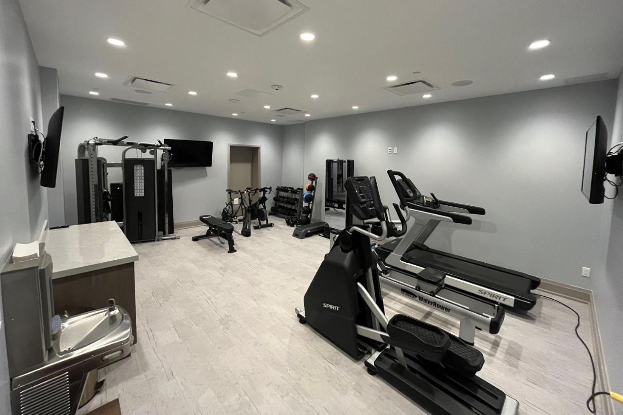 124 On Queen Hotel & Spa Niagara-on-the-Lake ภายนอก รูปภาพ The gym at the 2019 World Championships