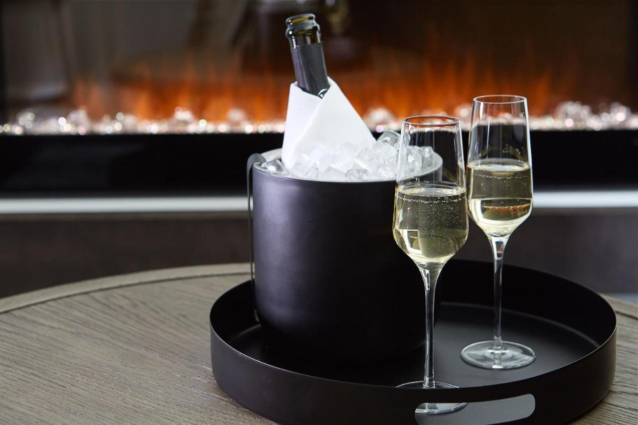 124 On Queen Hotel & Spa Niagara-on-the-Lake ภายนอก รูปภาพ Champagne