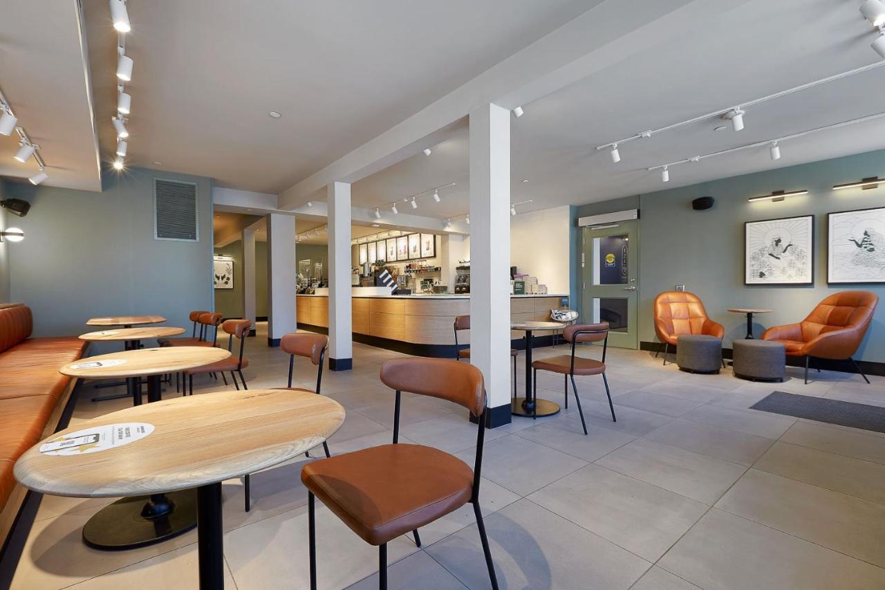 124 On Queen Hotel & Spa Niagara-on-the-Lake ภายนอก รูปภาพ The interior of the café