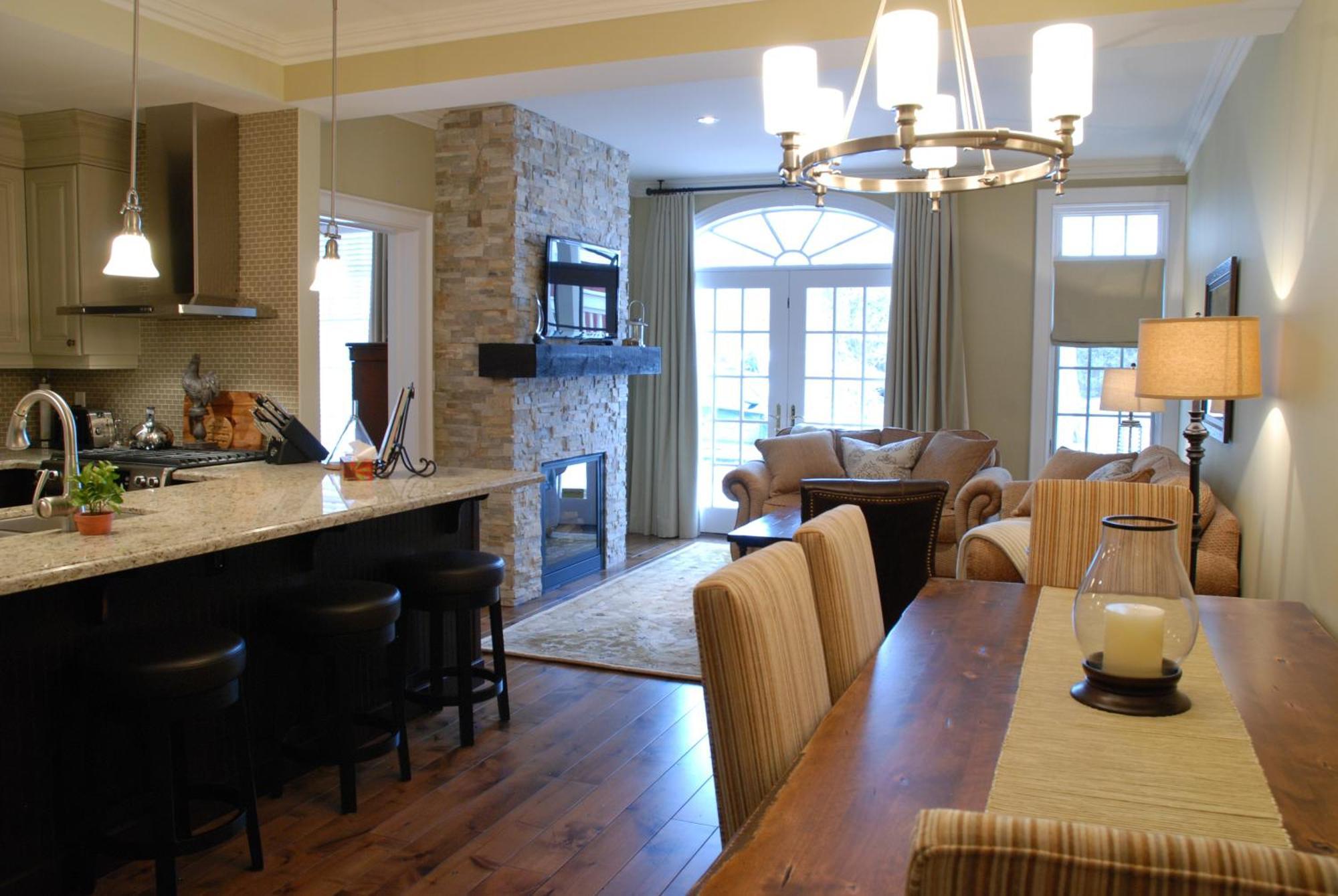 124 On Queen Hotel & Spa Niagara-on-the-Lake ภายนอก รูปภาพ A modern open-plan kitchen and dining room