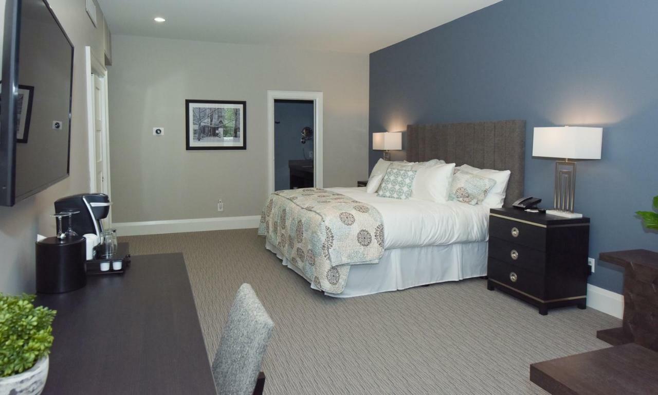 124 On Queen Hotel & Spa Niagara-on-the-Lake ภายนอก รูปภาพ A typical guest room at the Hotel Vermont