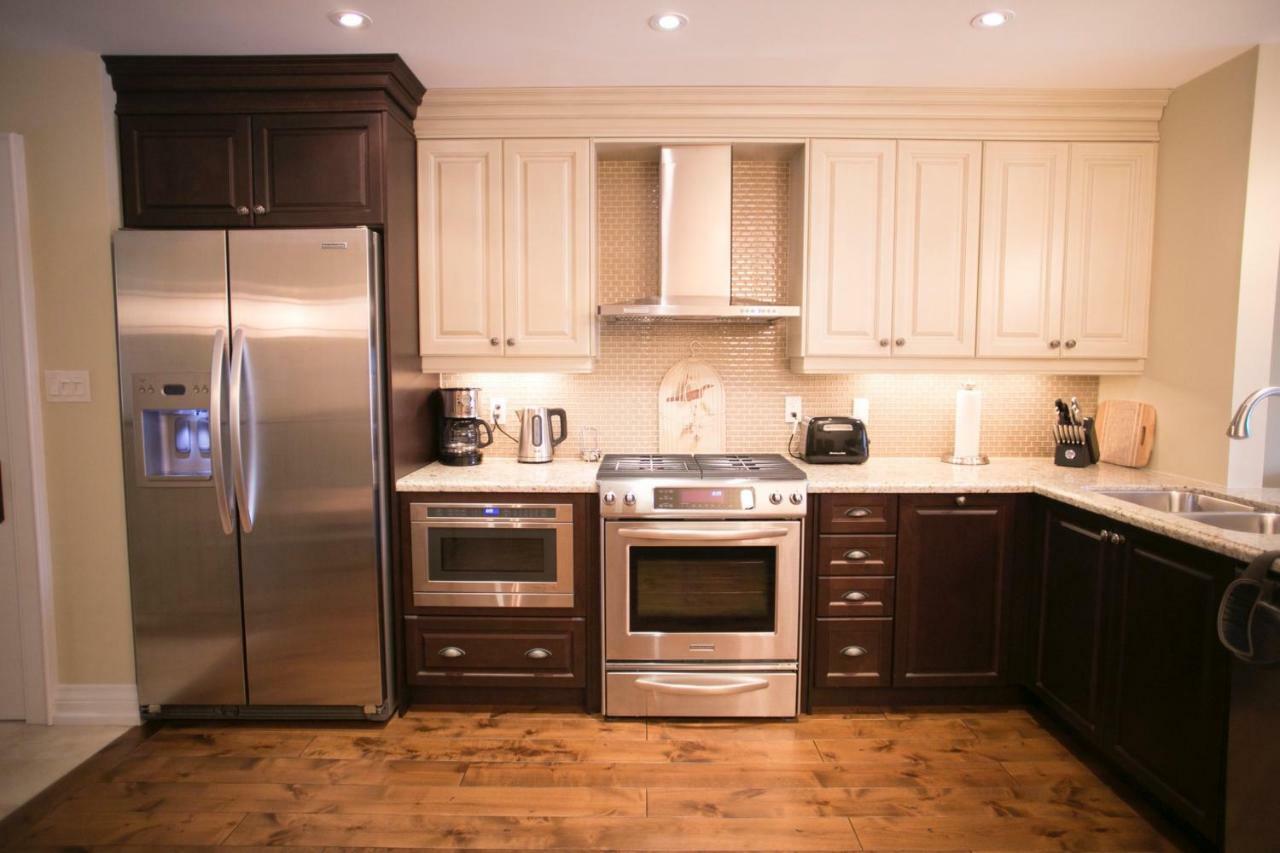 124 On Queen Hotel & Spa Niagara-on-the-Lake ภายนอก รูปภาพ A modern kitchen
